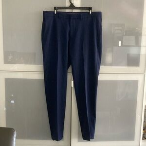 Men's Navy Pants
Hem needs to be sewed